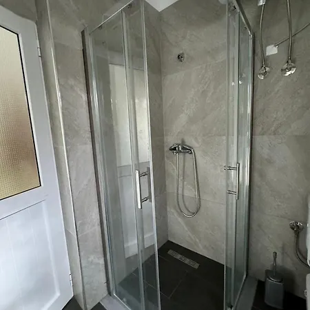 Isaraj Guest House Gjirokaster Exterior photo