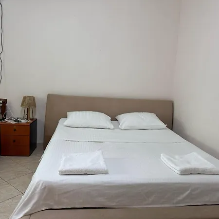 Isaraj Guest House Gjirokaster Room photo